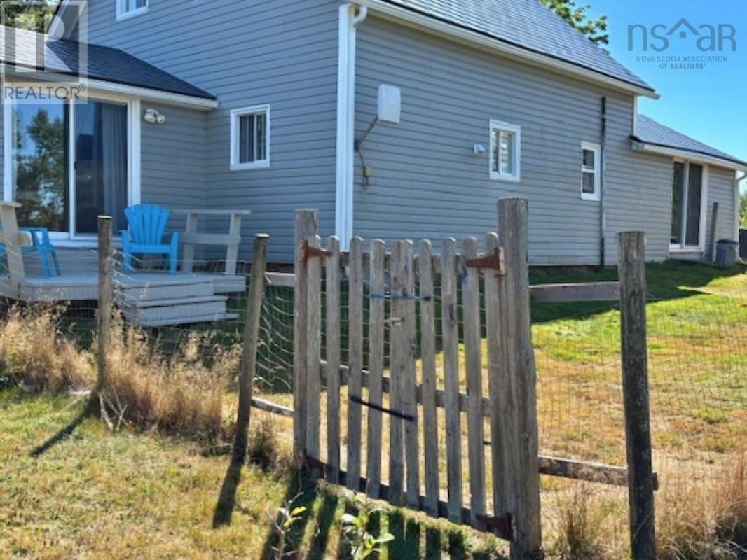 Property 5 of 36 of 750 Highway 210