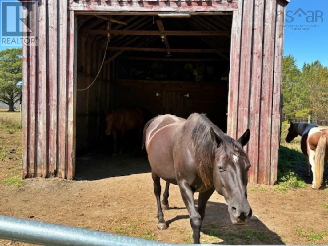 Property 8 of 36 of 750 Highway 210