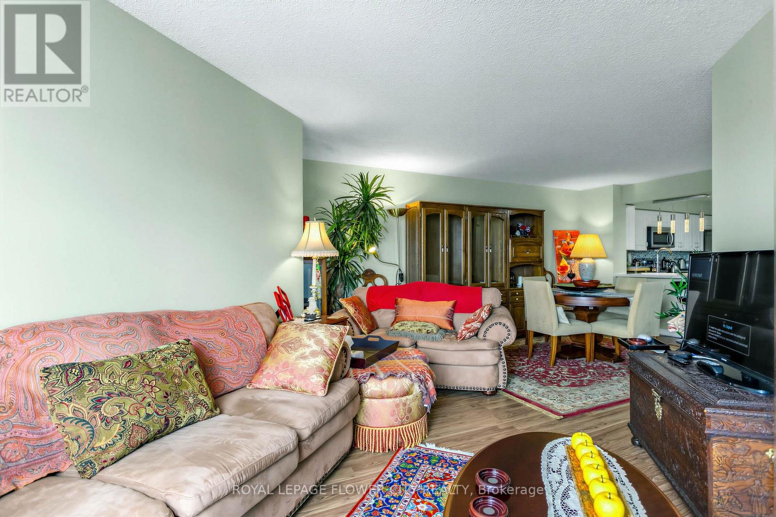 #1208 10 LAURELCREST STREET - 12