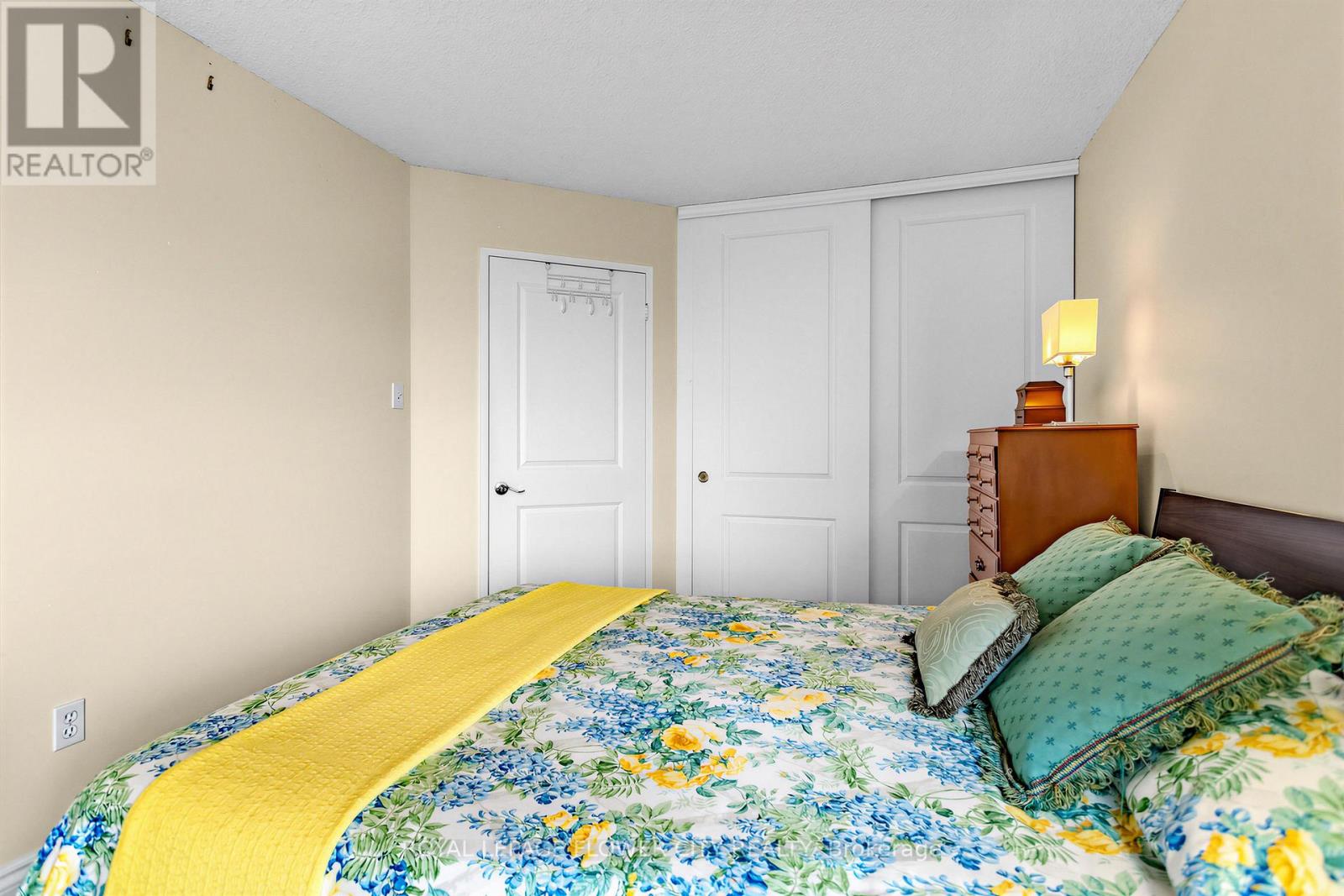 #1208 10 LAURELCREST STREET - 16