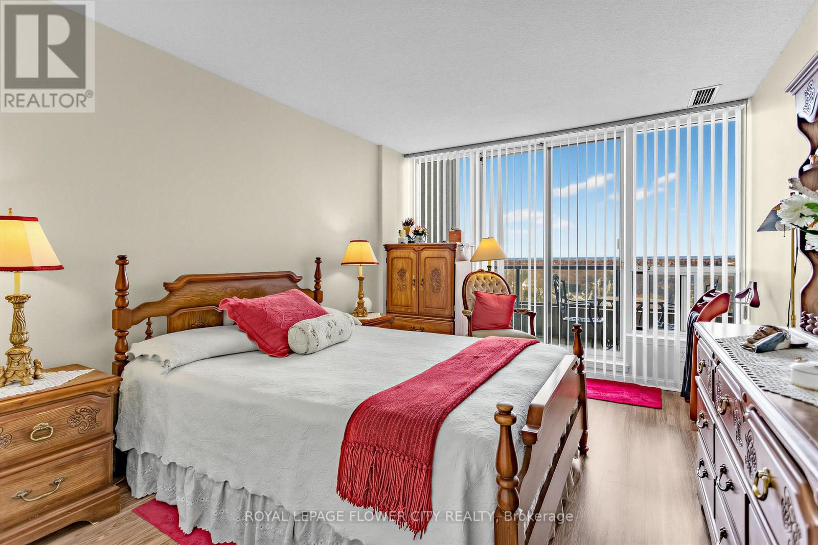 #1208 10 LAURELCREST STREET - 18