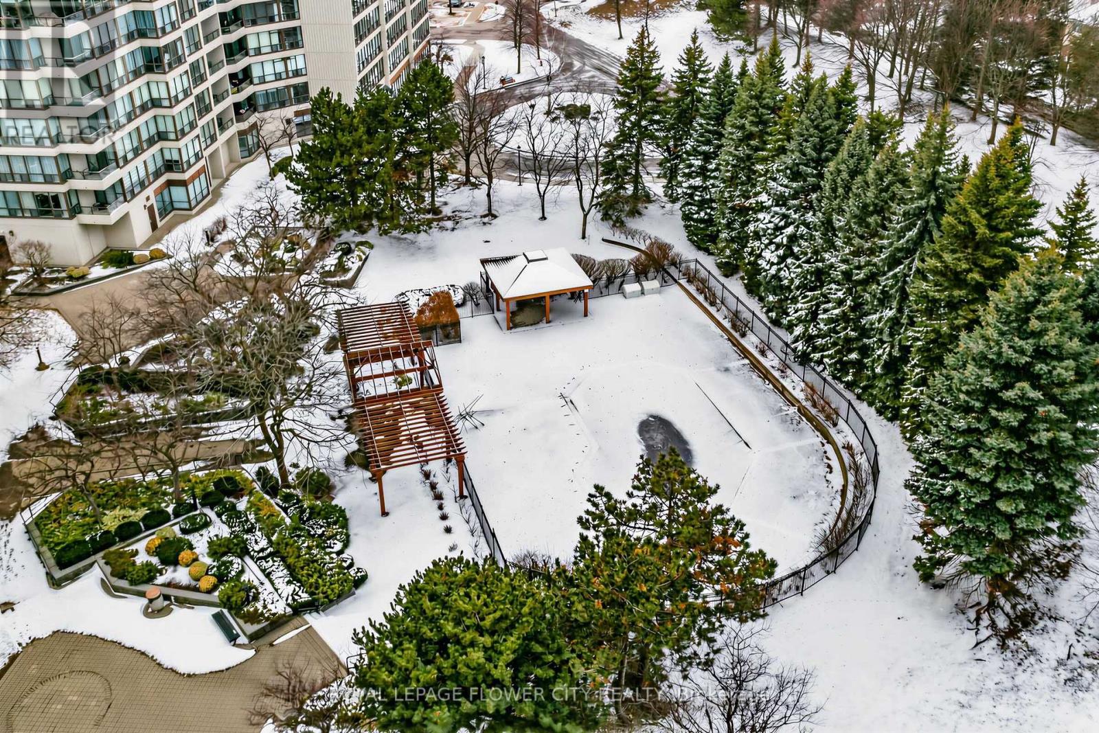 #1208 10 LAURELCREST STREET - 24