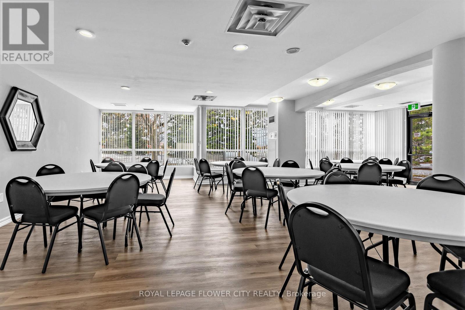 #1208 10 LAURELCREST STREET - 26
