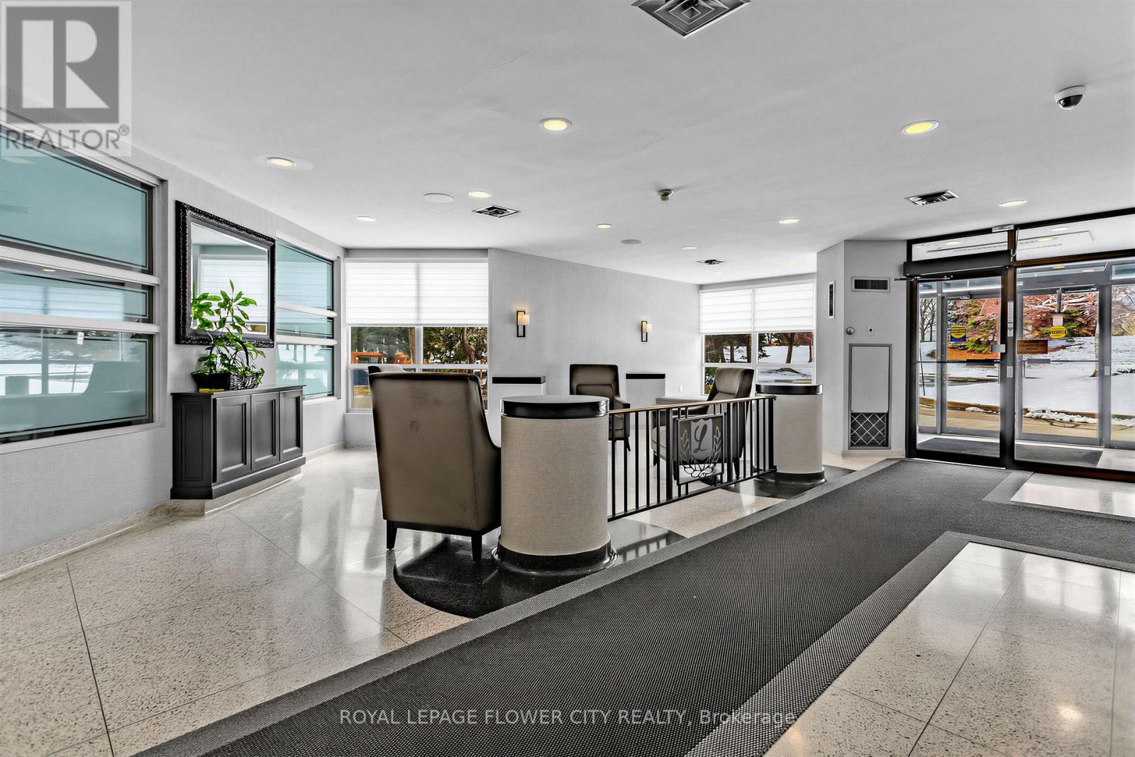 #1208 10 LAURELCREST STREET - 32