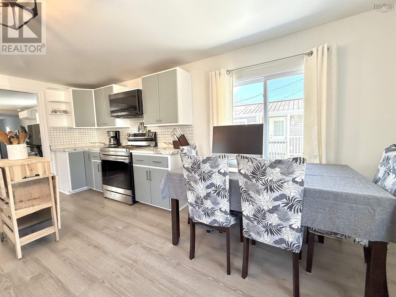 Property 9 of 30 of 11 SNOW WHITE Drive