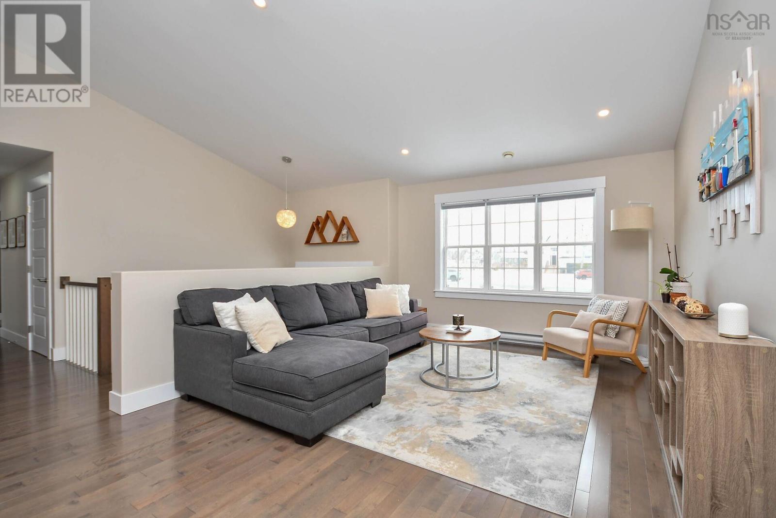 Property 10 of 50 of 44 Yew Street