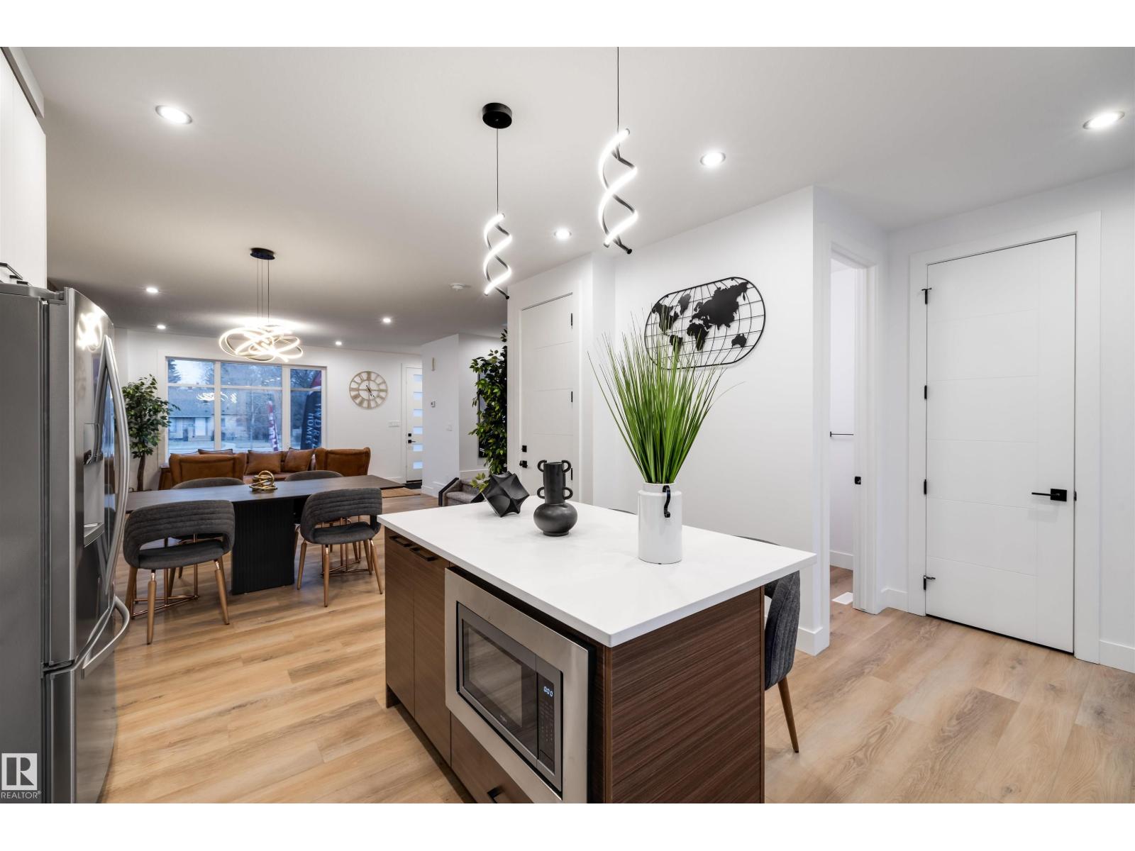 10973 74 AV NW, Edmonton