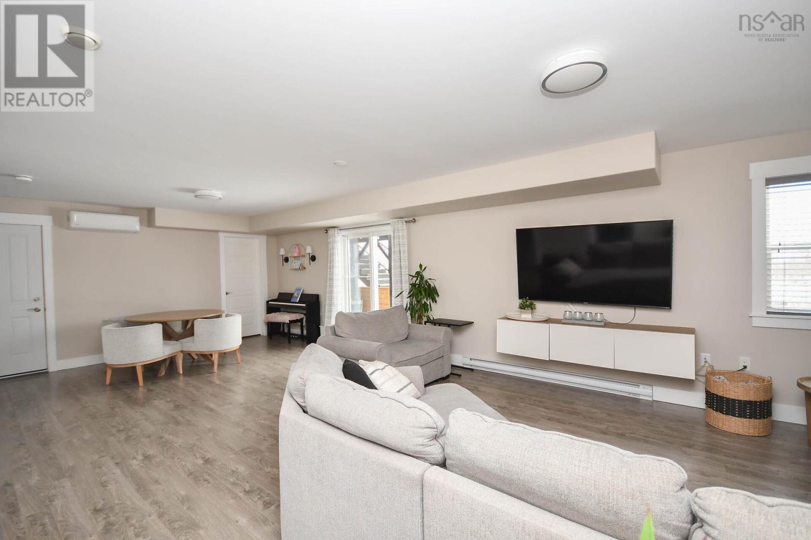 Property 24 of 50 of 44 Yew Street