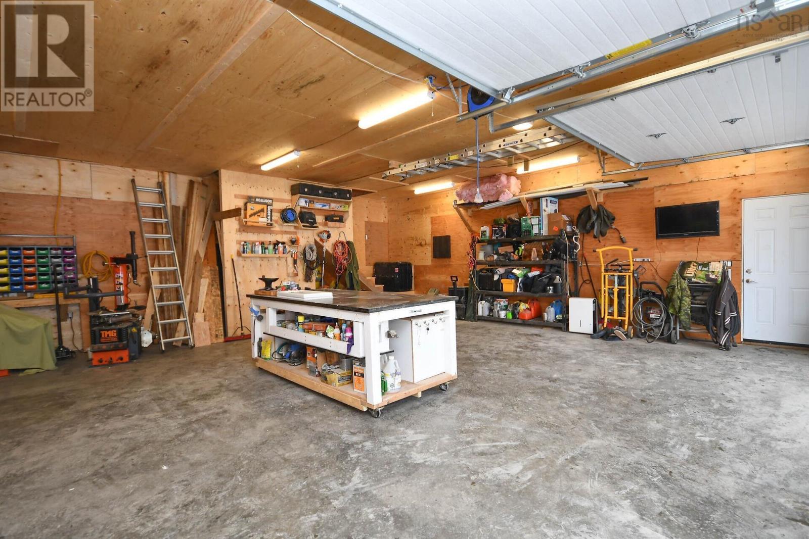 Property 33 of 50 of 44 Yew Street