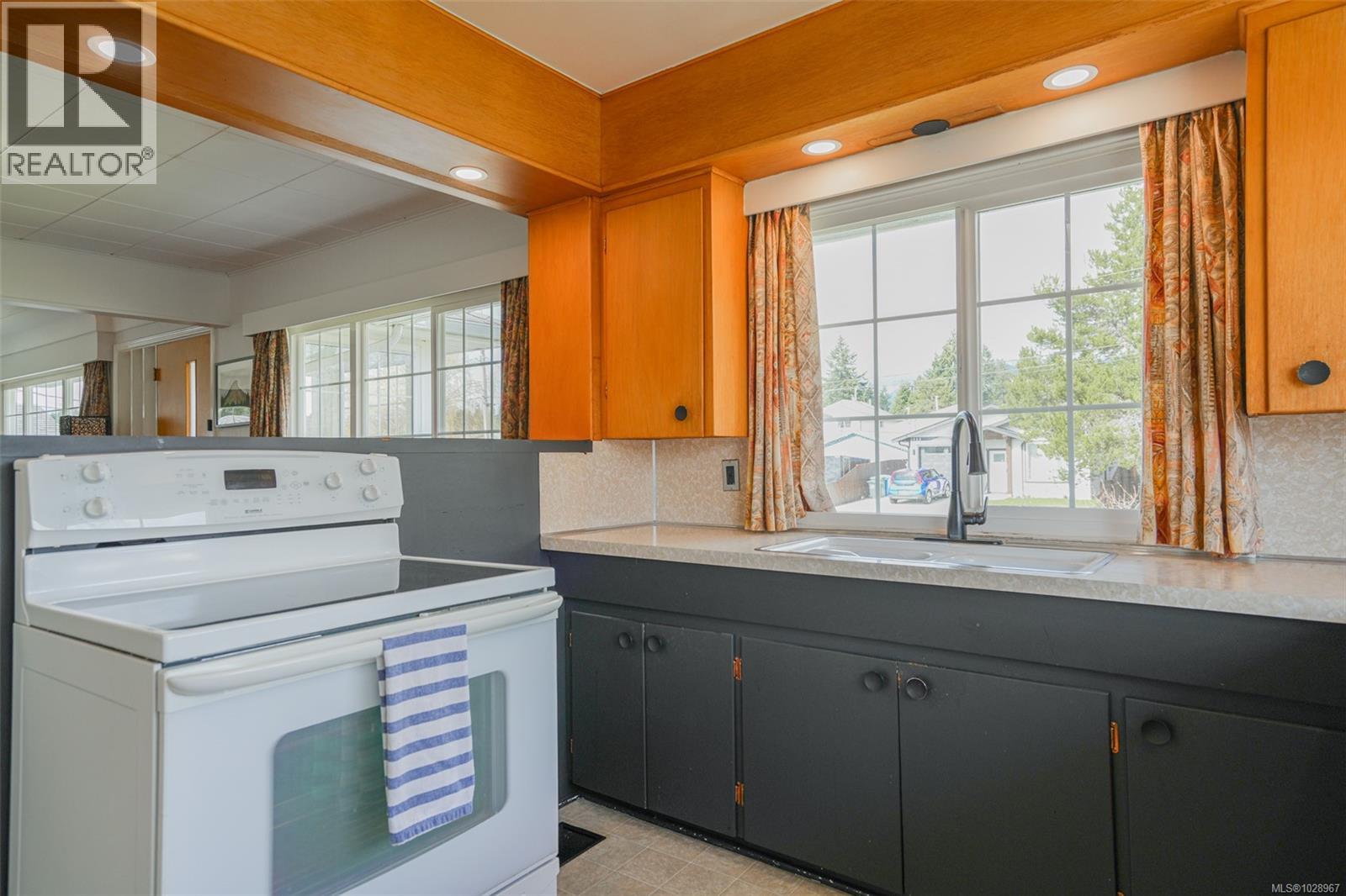 3900 Cedar St, Port Alberni