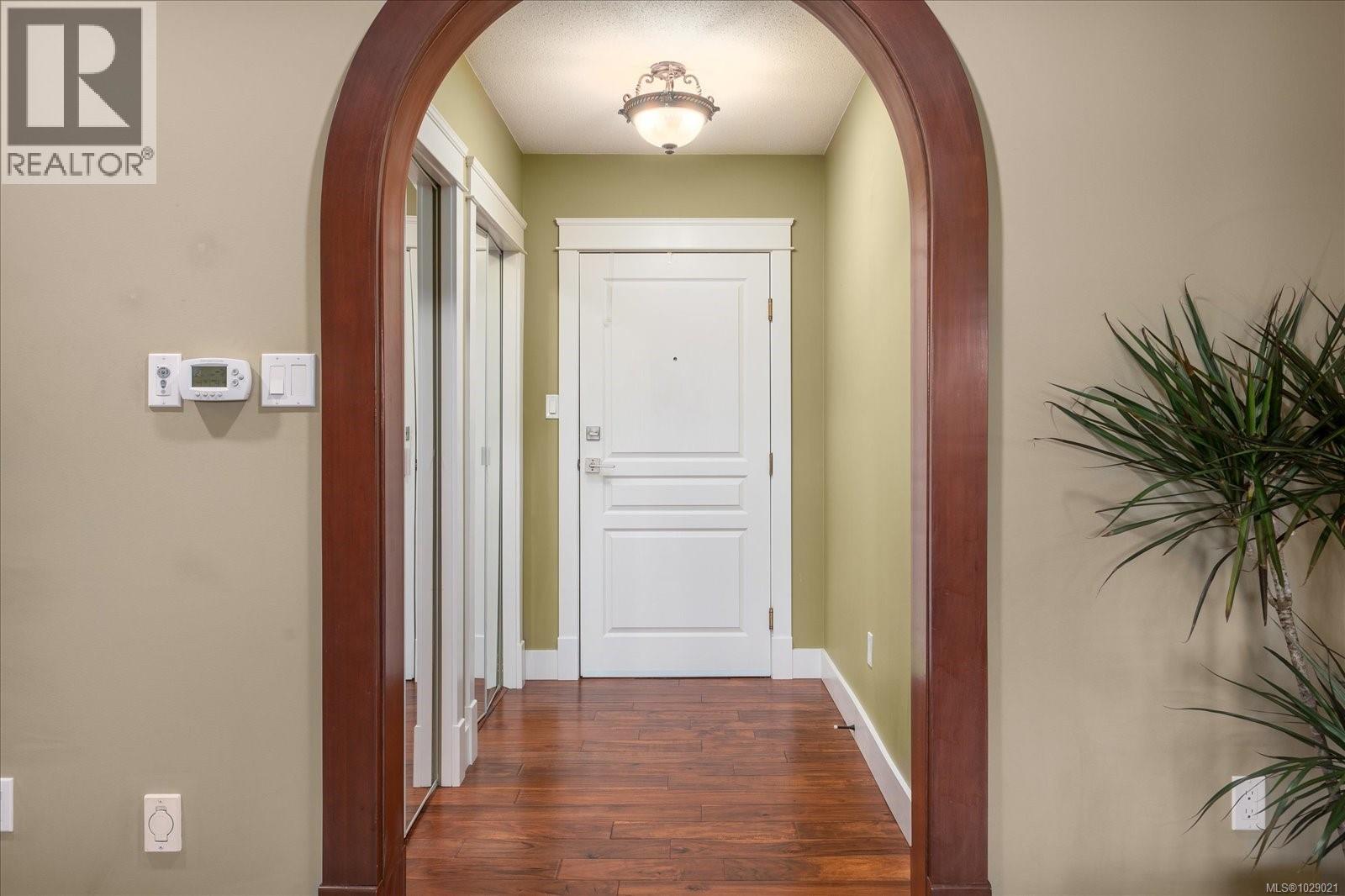 #703 540 STEWART AVE - 5