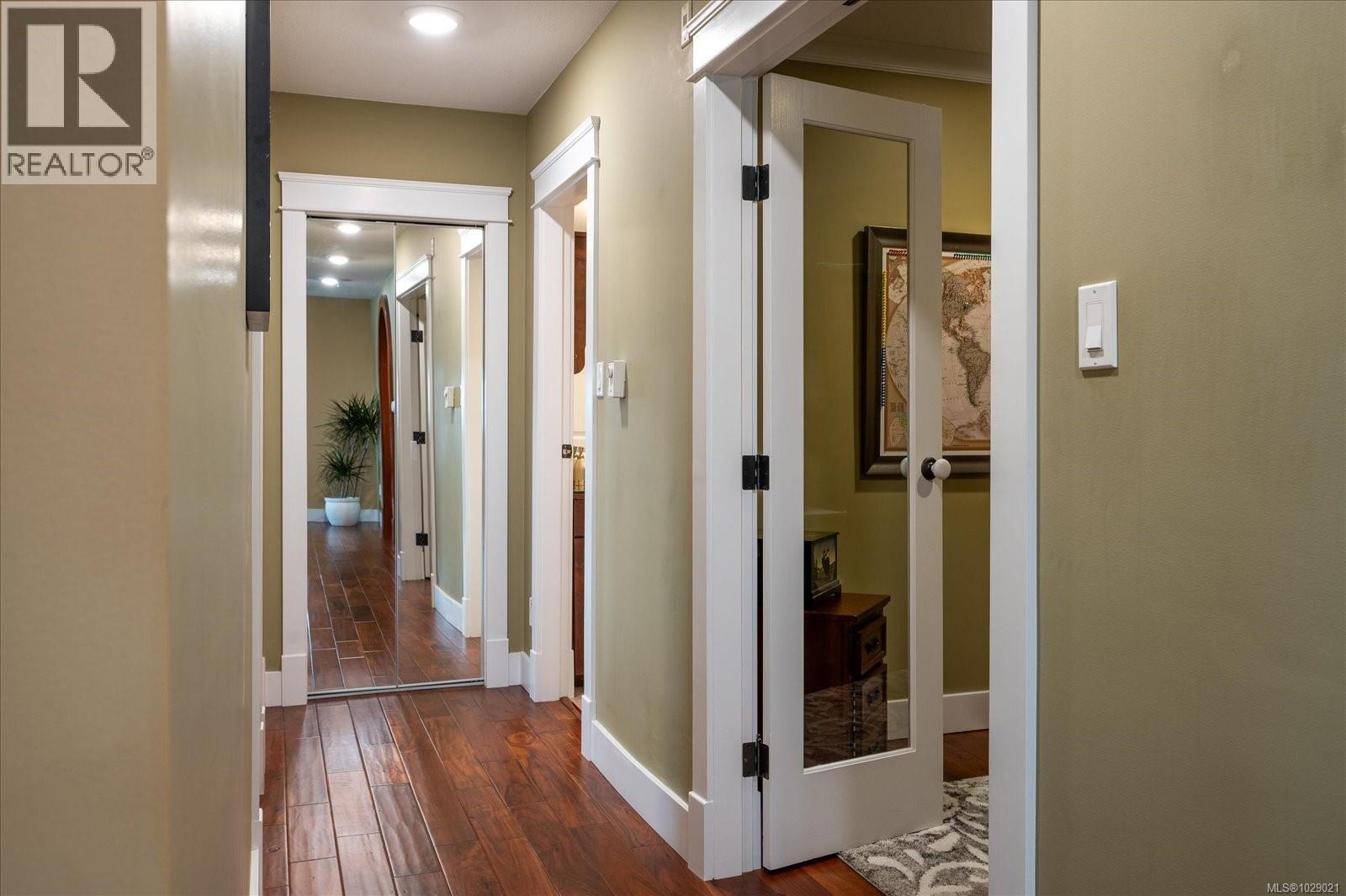 #703 540 STEWART AVE - 21