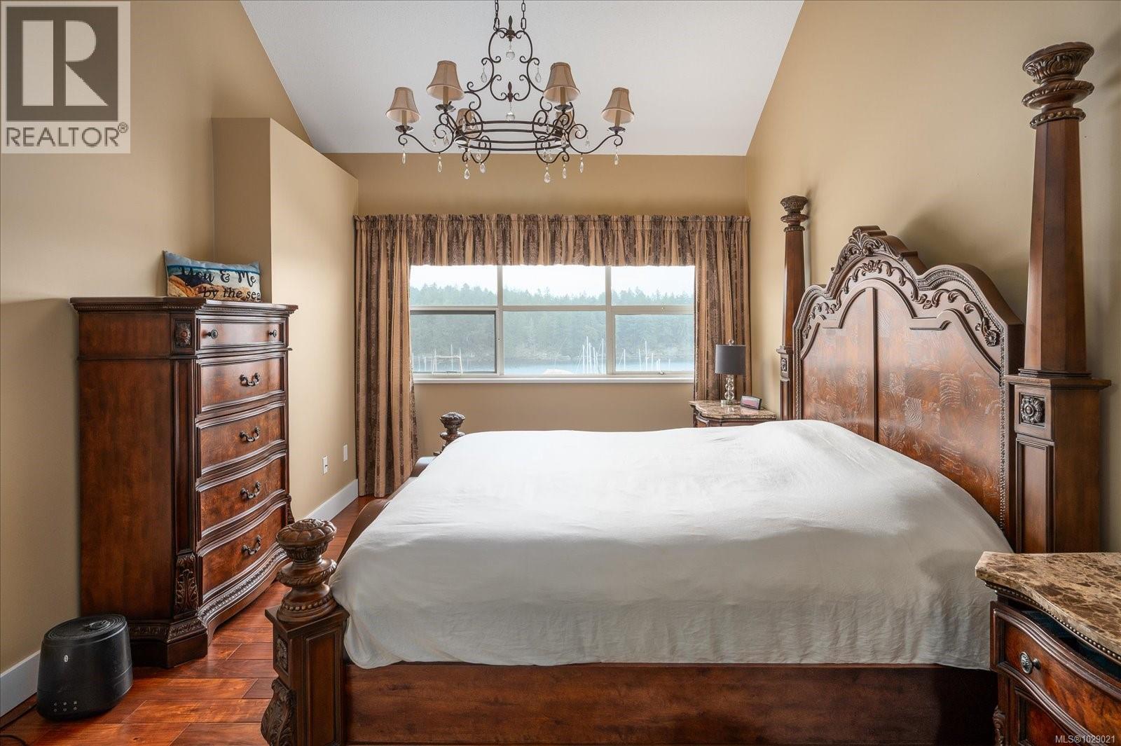 #703 540 STEWART AVE - 23