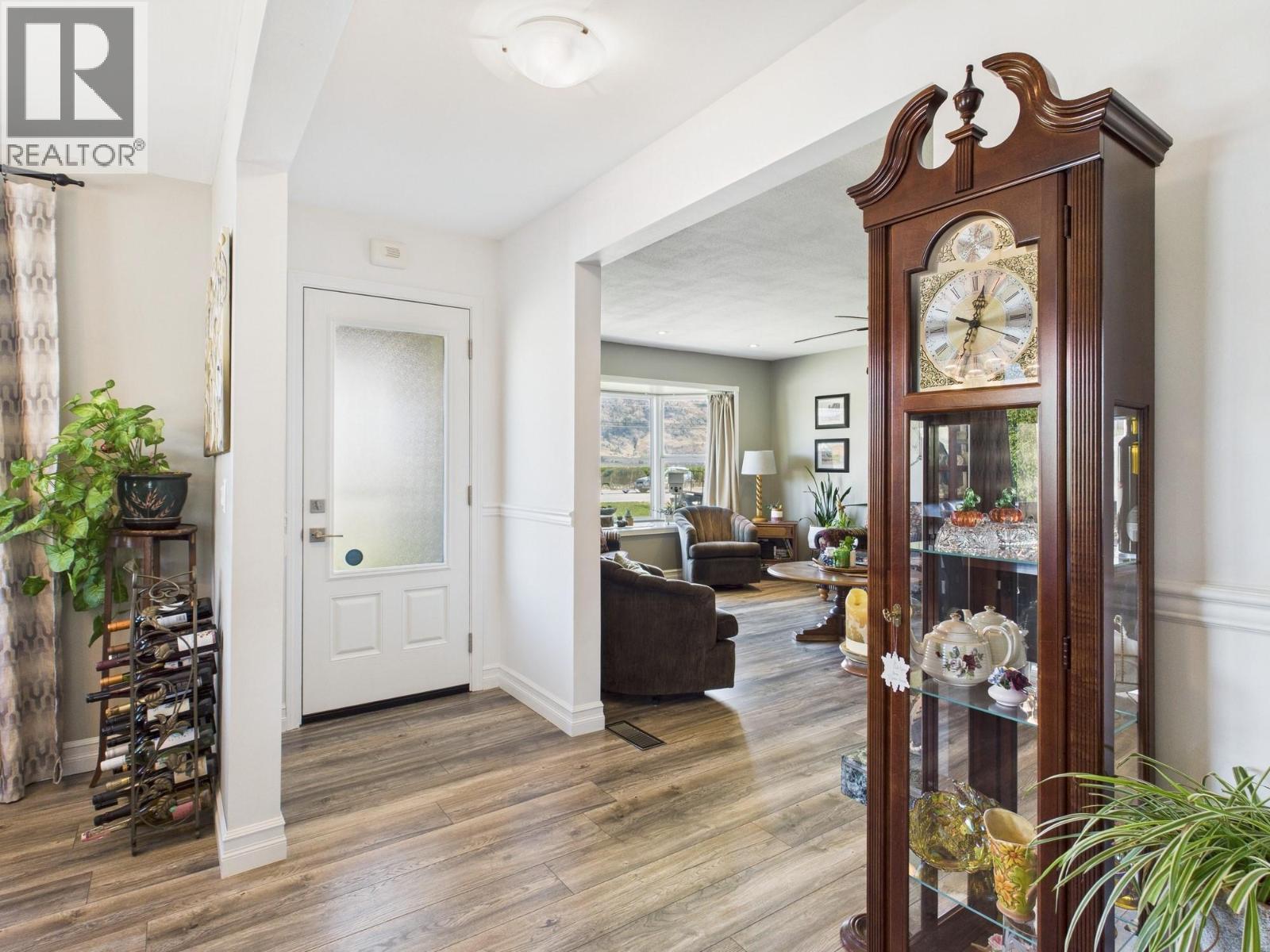 9806 Highway 97, Osoyoos