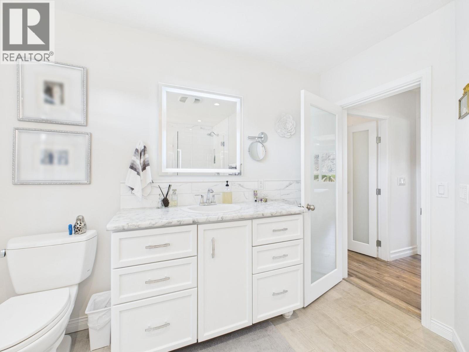 9806 Highway 97, Osoyoos