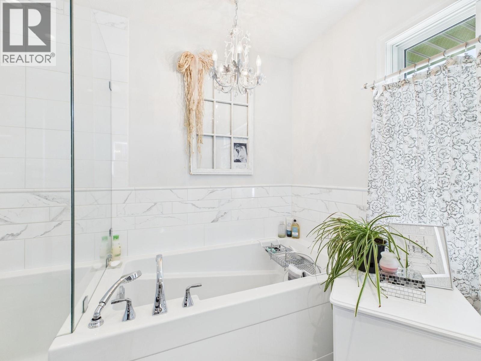 9806 Highway 97, Osoyoos