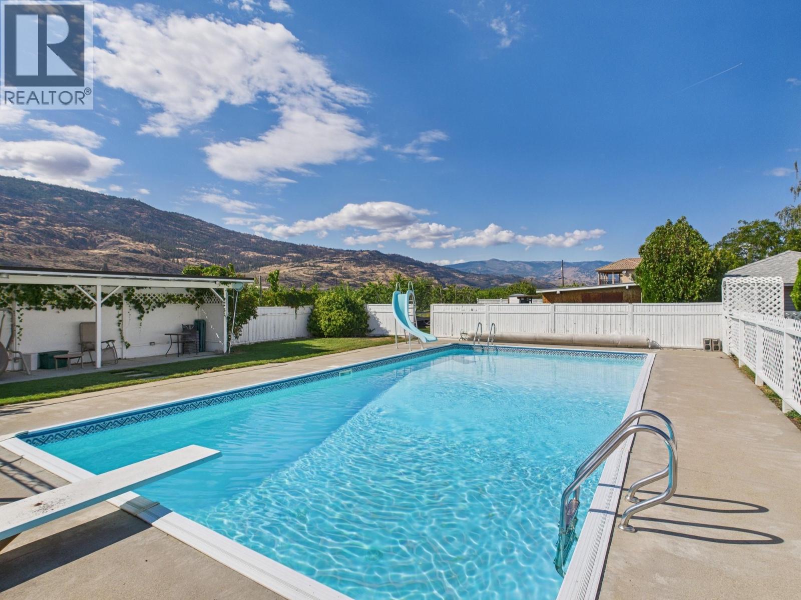 9806 Highway 97, Osoyoos