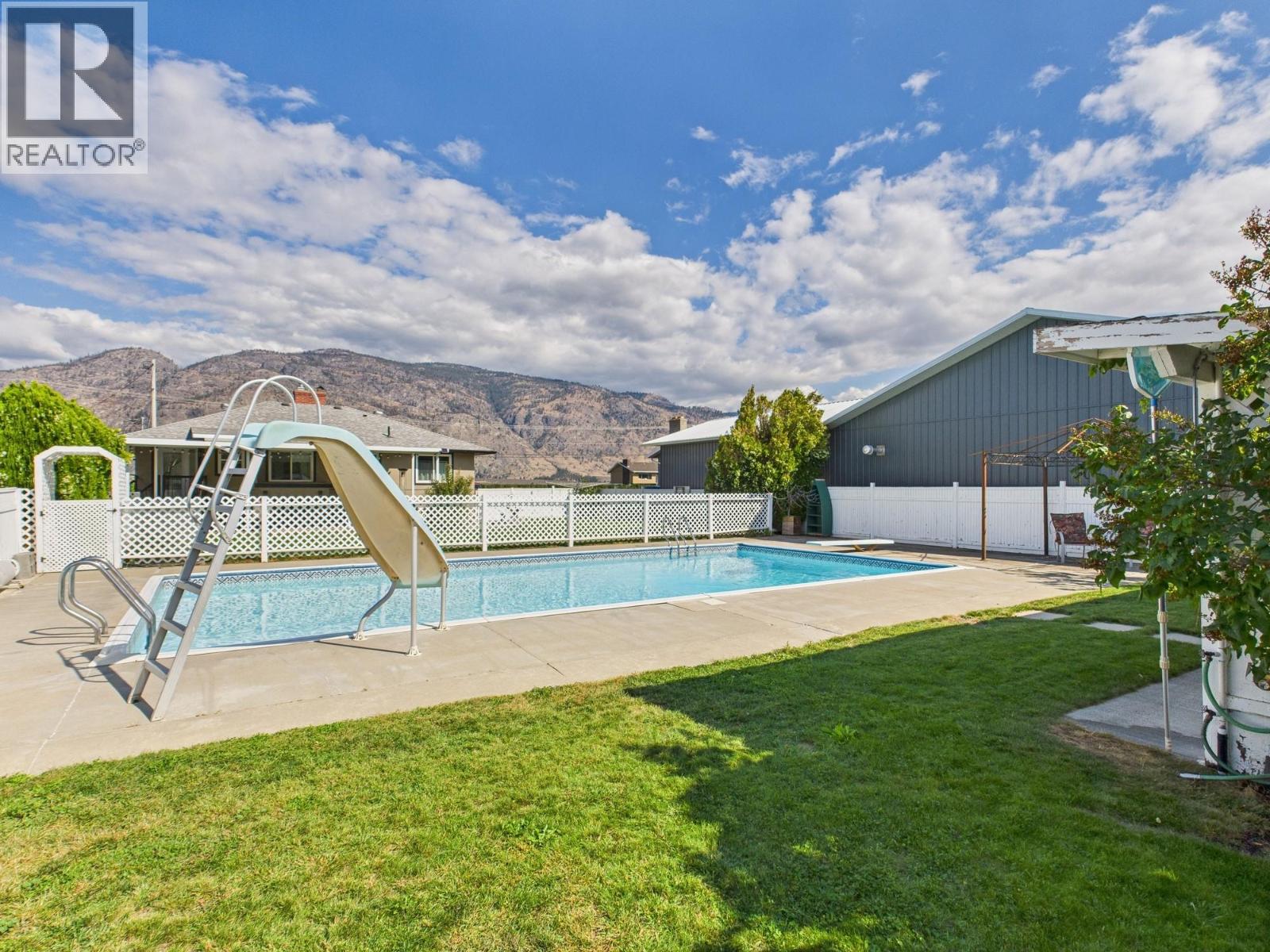 9806 Highway 97, Osoyoos