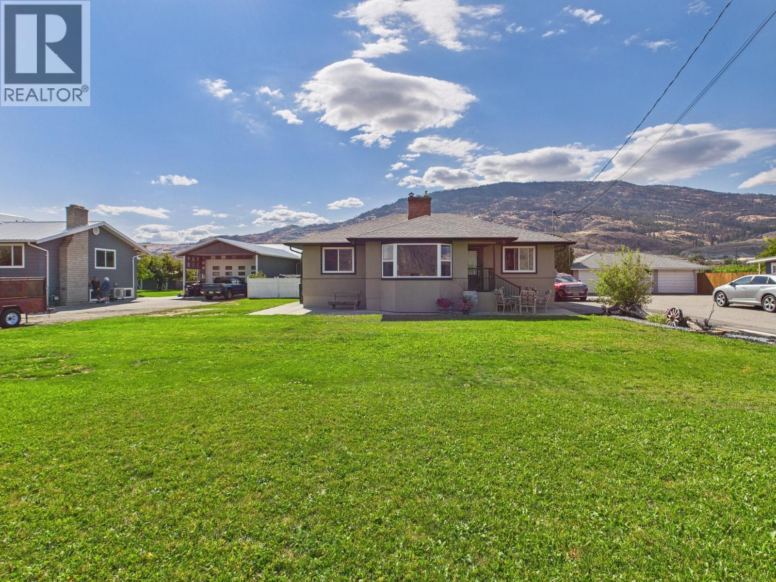 9806 Highway 97, Osoyoos
