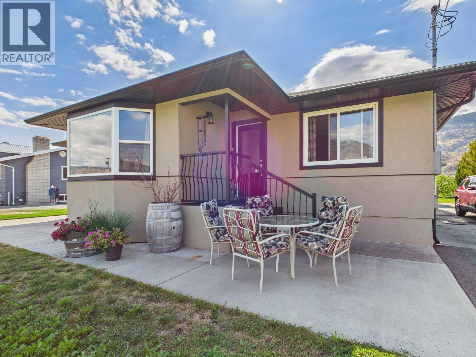 9806 Highway 97, Osoyoos