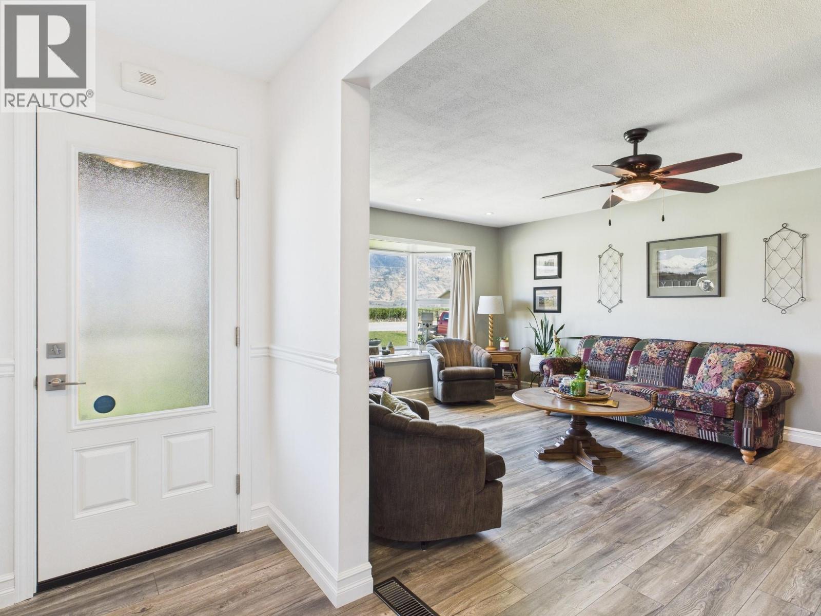 9806 Highway 97, Osoyoos