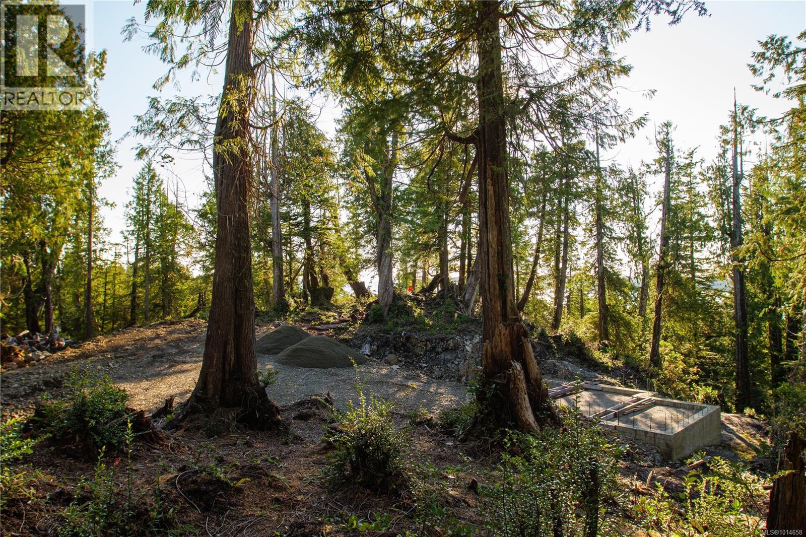 340 Tonquin Park Rd, Tofino