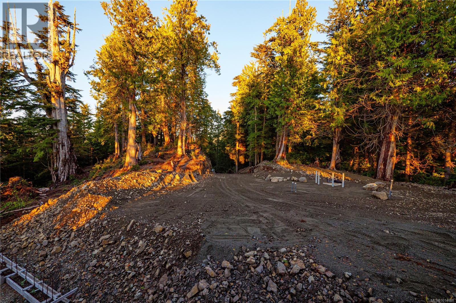 340 Tonquin Park Rd, Tofino