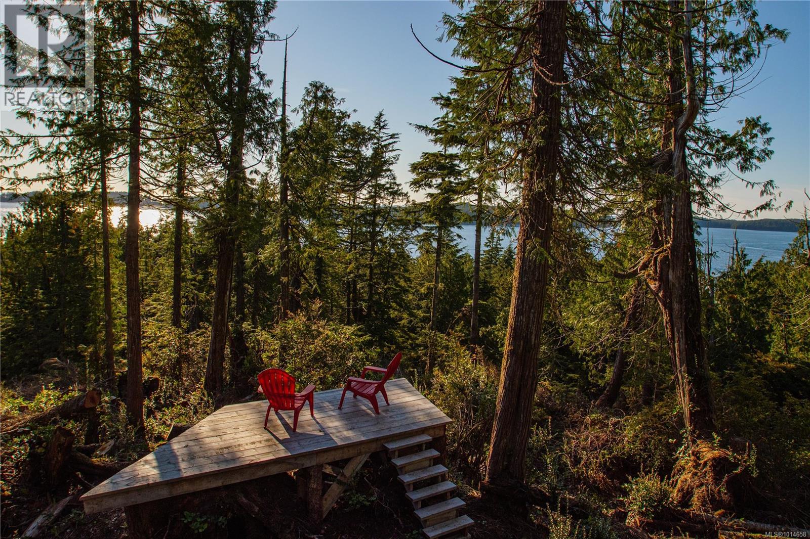 340 Tonquin Park Rd, Tofino