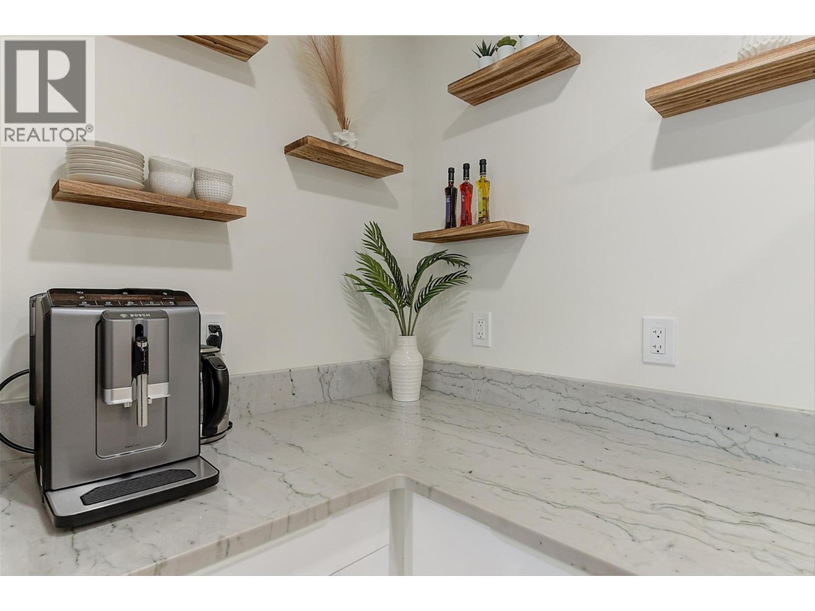  6178 Lipsett Avenue, Peachland