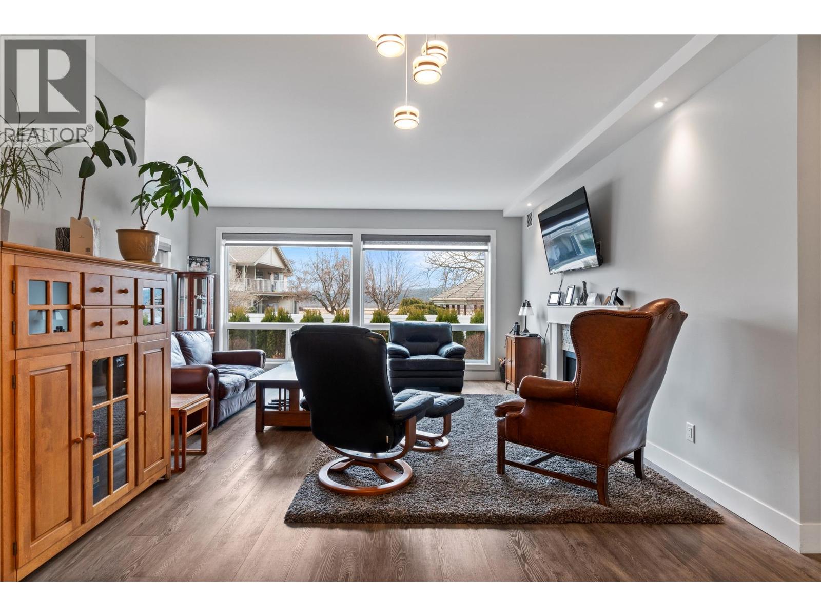 121 Harbourfront Drive NE Unit# 1, Salmon Arm