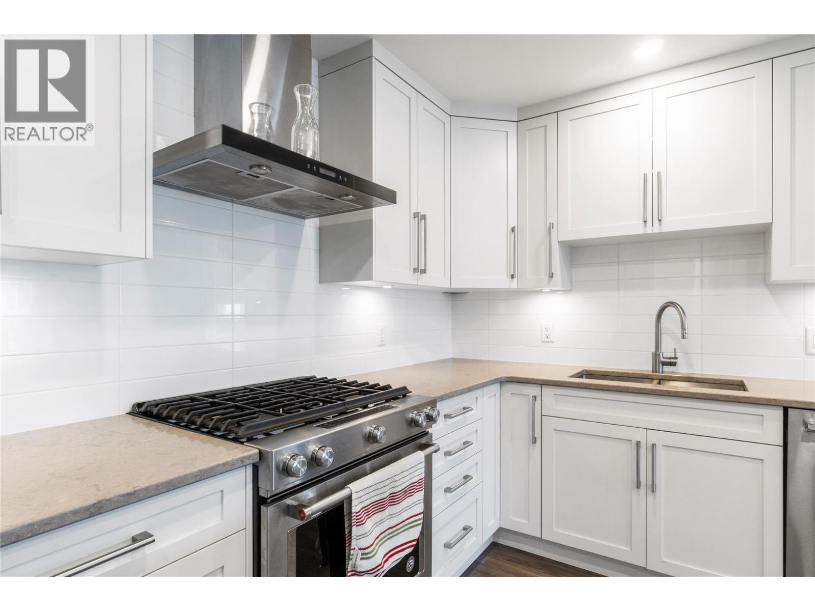 121 Harbourfront Drive NE Unit# 1, Salmon Arm