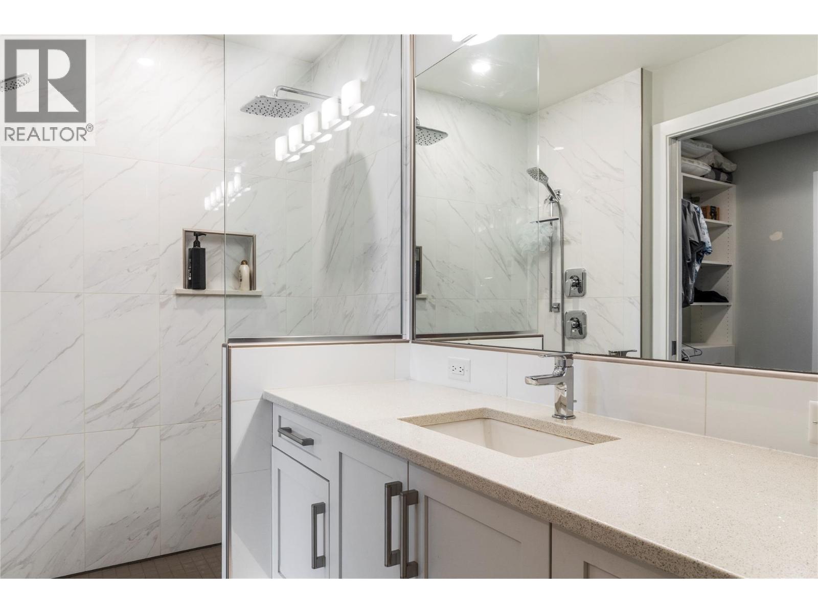 121 Harbourfront Drive NE Unit# 1, Salmon Arm