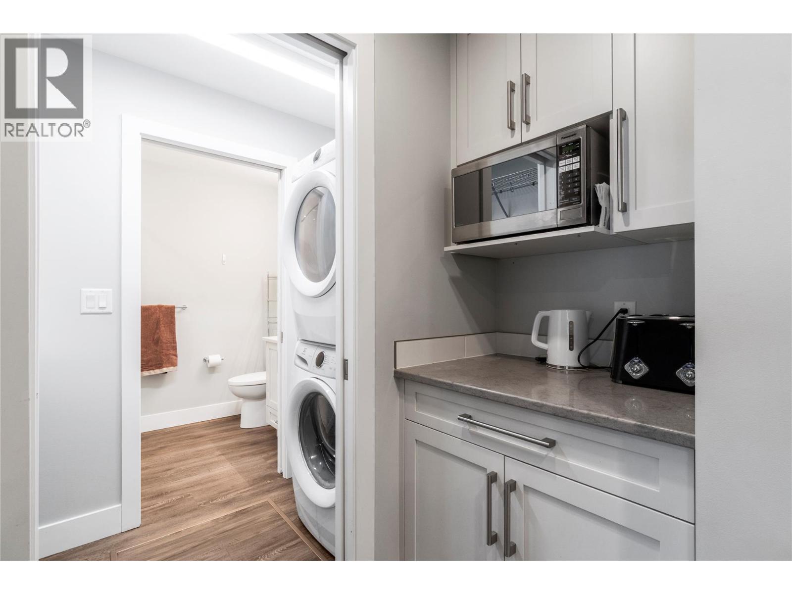 121 Harbourfront Drive NE Unit# 1, Salmon Arm