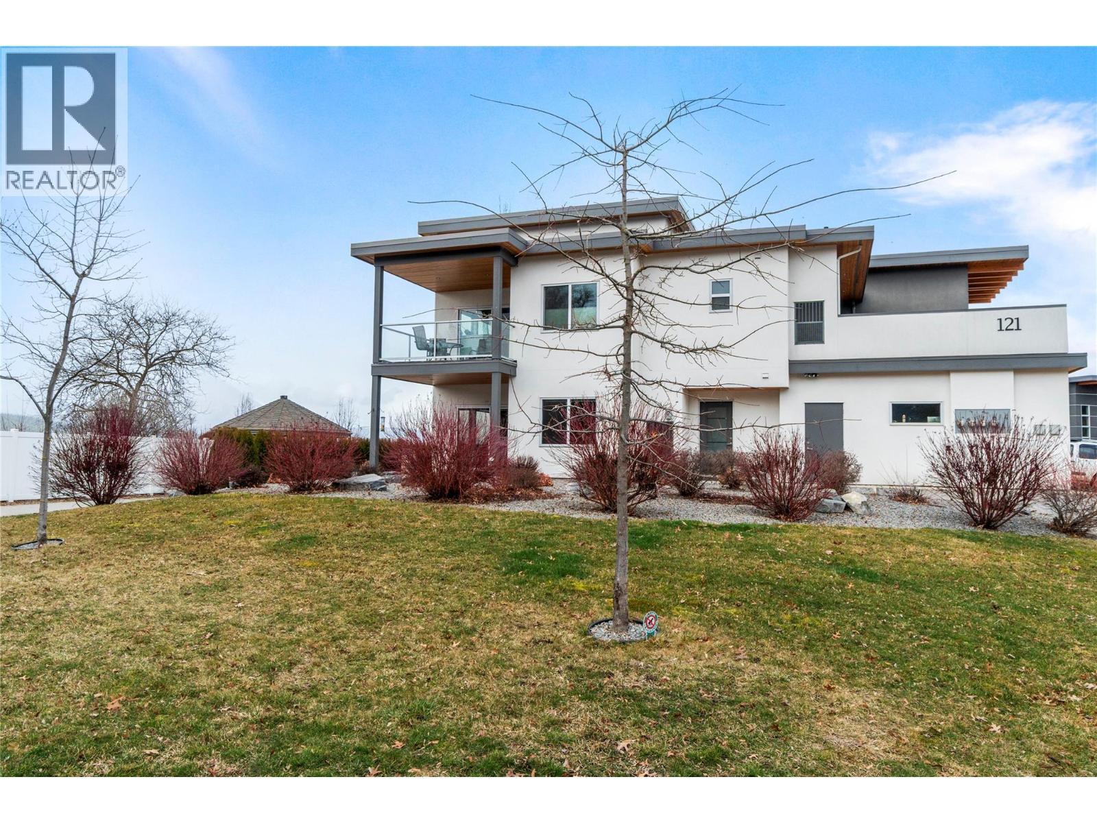 121 Harbourfront Drive NE Unit# 1, Salmon Arm