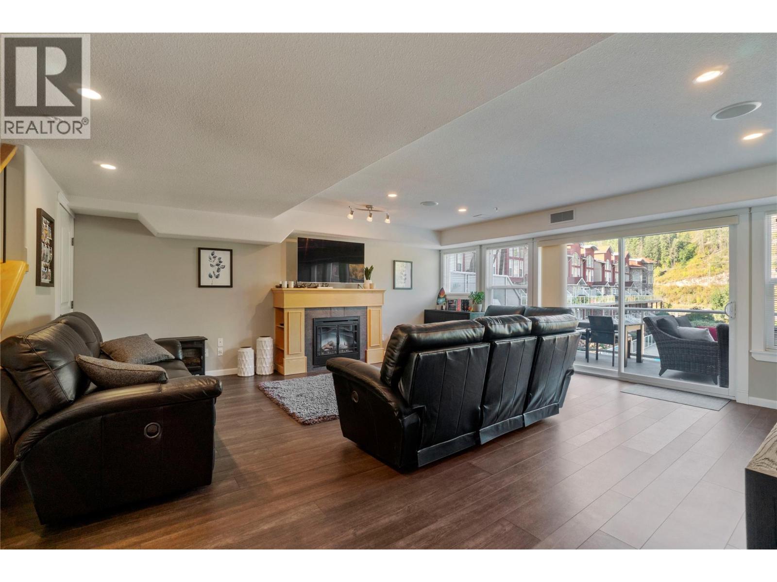 1130 Riverside Avenue Unit# 3, Sicamous