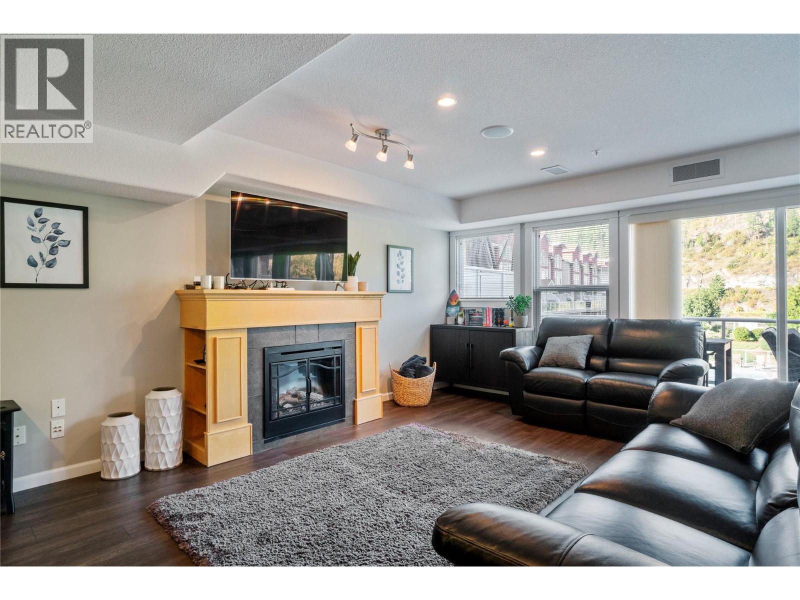 1130 Riverside Avenue Unit# 3, Sicamous