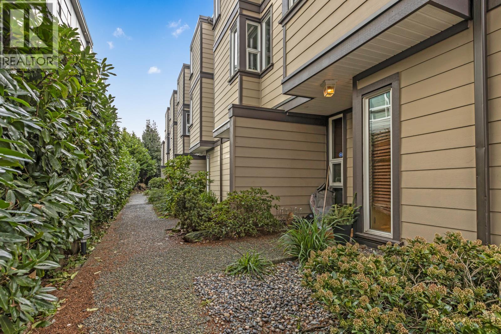 5 1535 ST. GEORGES AVENUE, North Vancouver