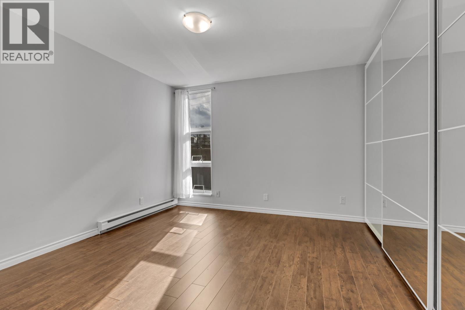 5 1535 ST. GEORGES AVENUE, North Vancouver