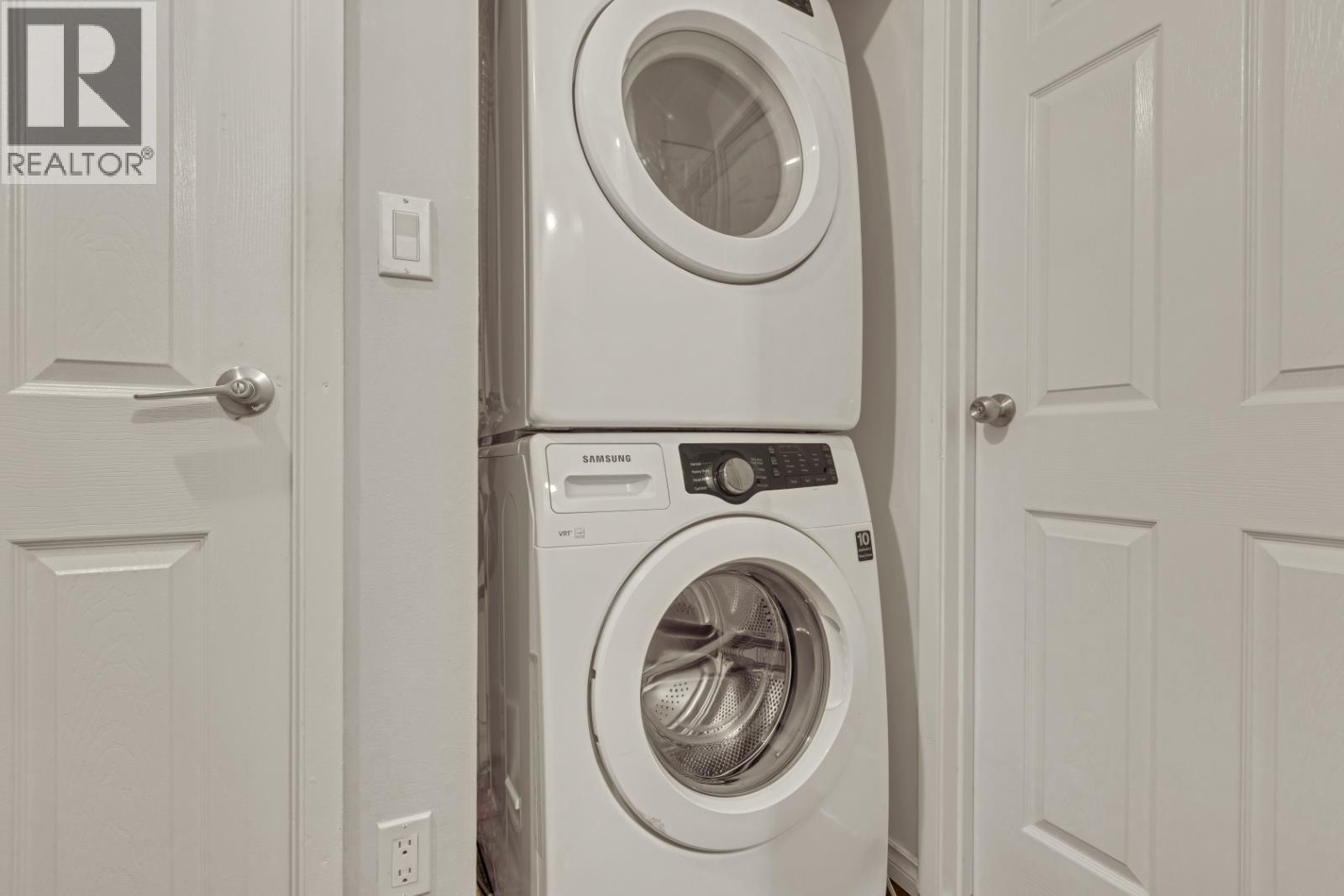 5 1535 ST. GEORGES AVENUE, North Vancouver