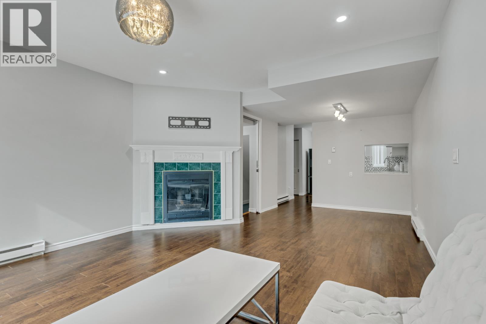 5 1535 ST. GEORGES AVENUE, North Vancouver