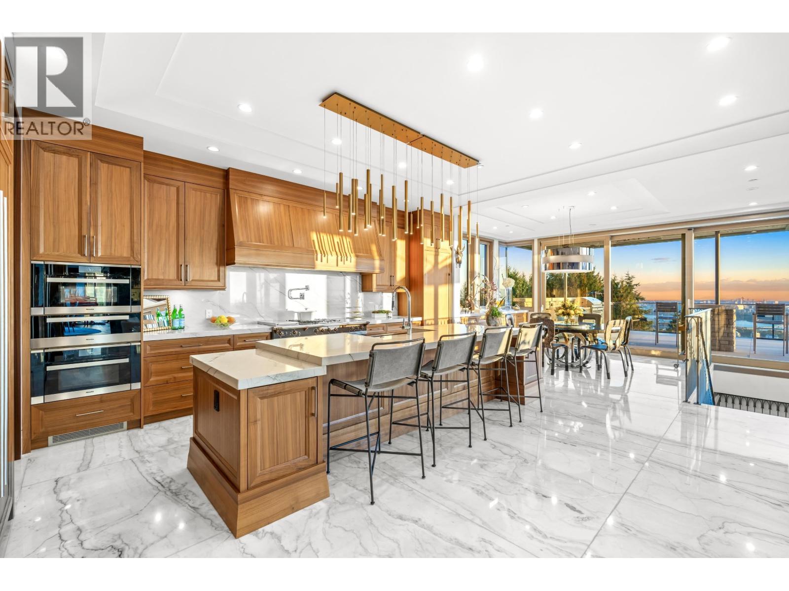 1036 EYREMOUNT DRIVE, West Vancouver