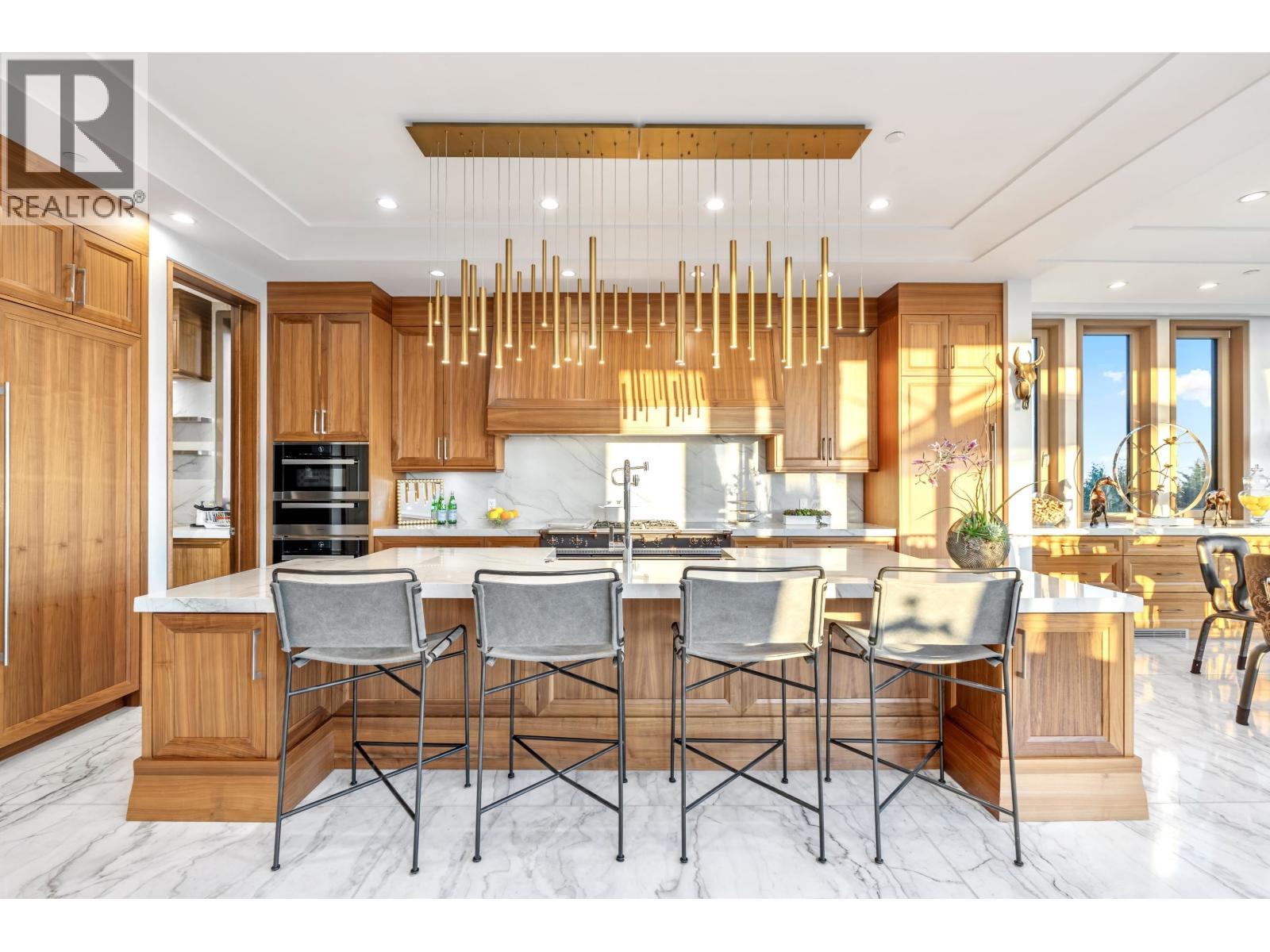 1036 EYREMOUNT DRIVE, West Vancouver