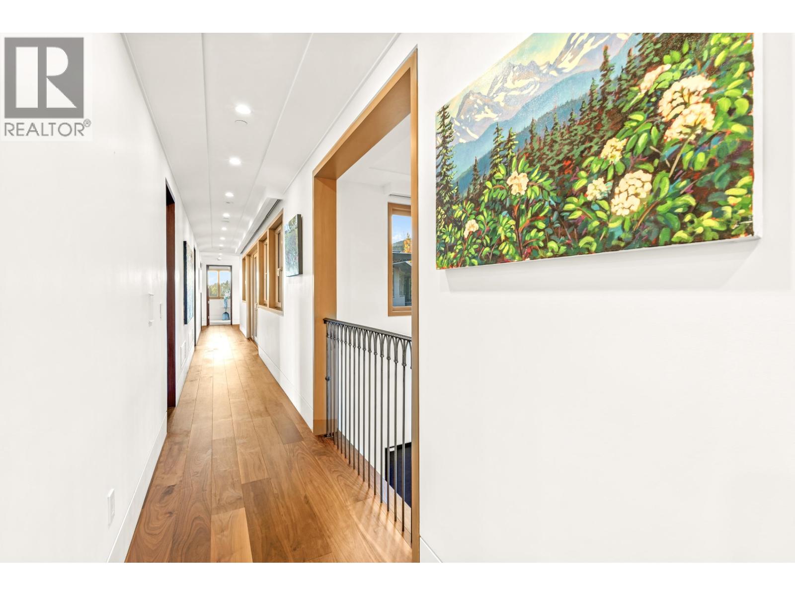 1036 EYREMOUNT DRIVE, West Vancouver