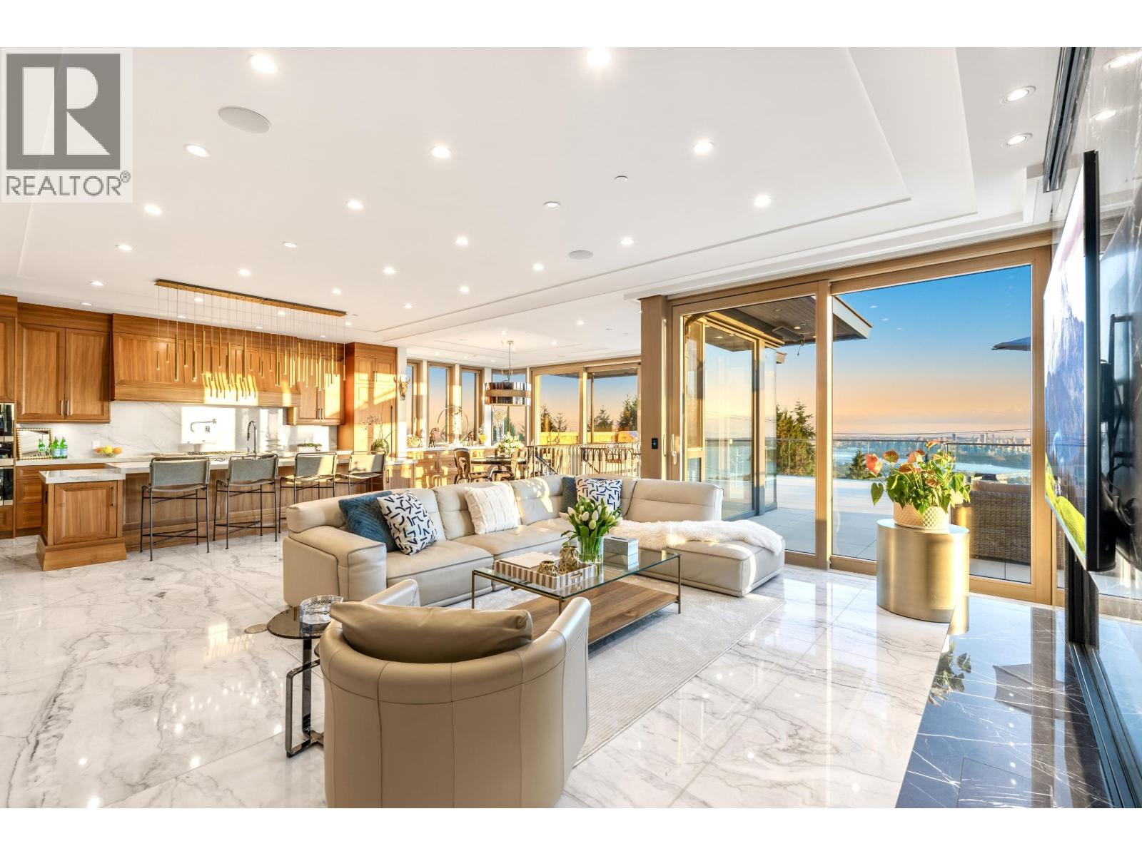 1036 EYREMOUNT DRIVE, West Vancouver