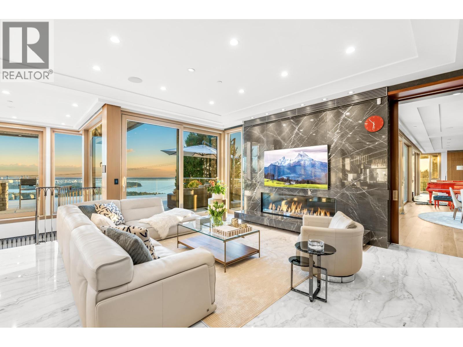 1036 EYREMOUNT DRIVE, West Vancouver