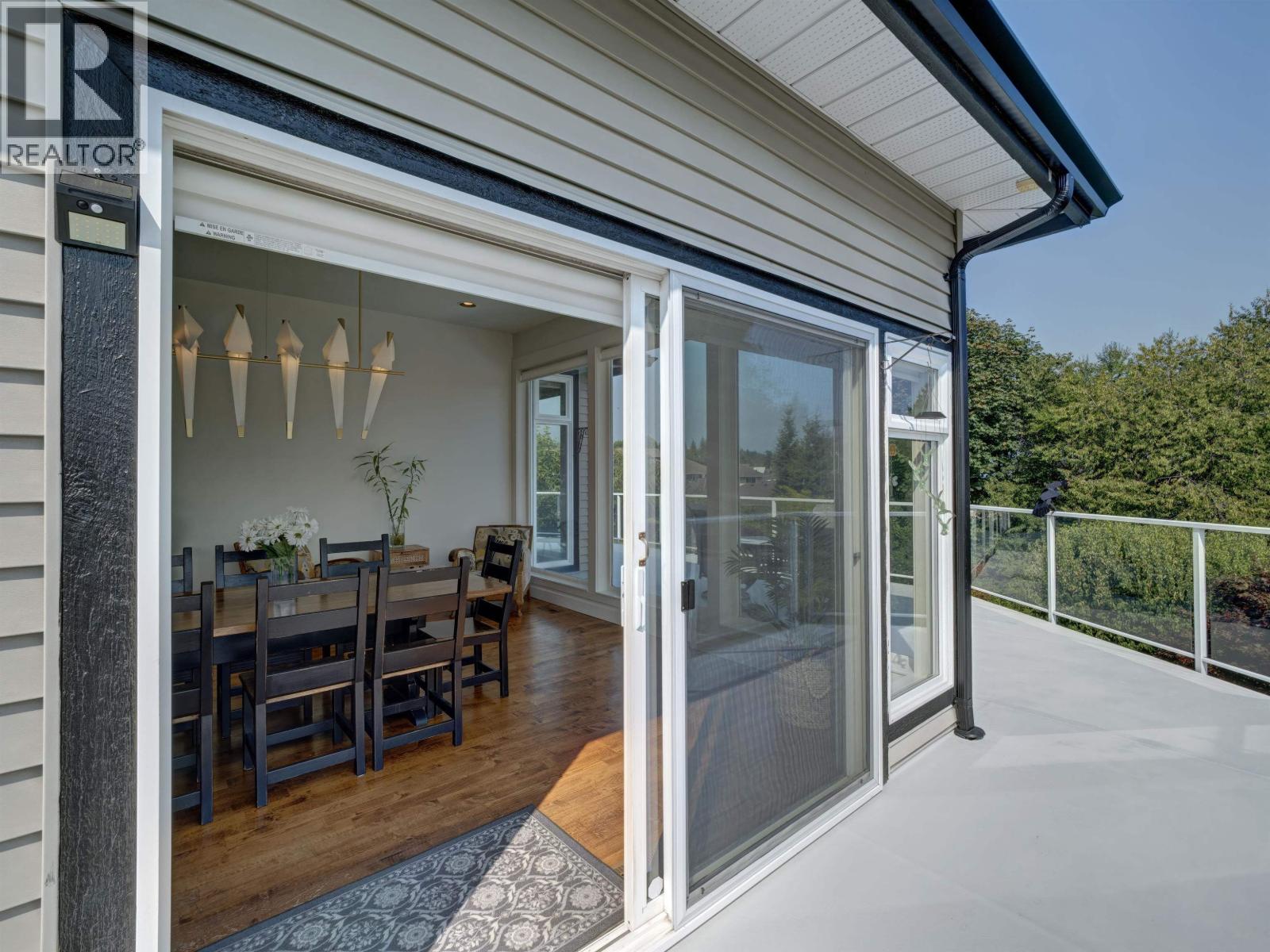 803 OCEANMOUNT BOULEVARD, Gibsons