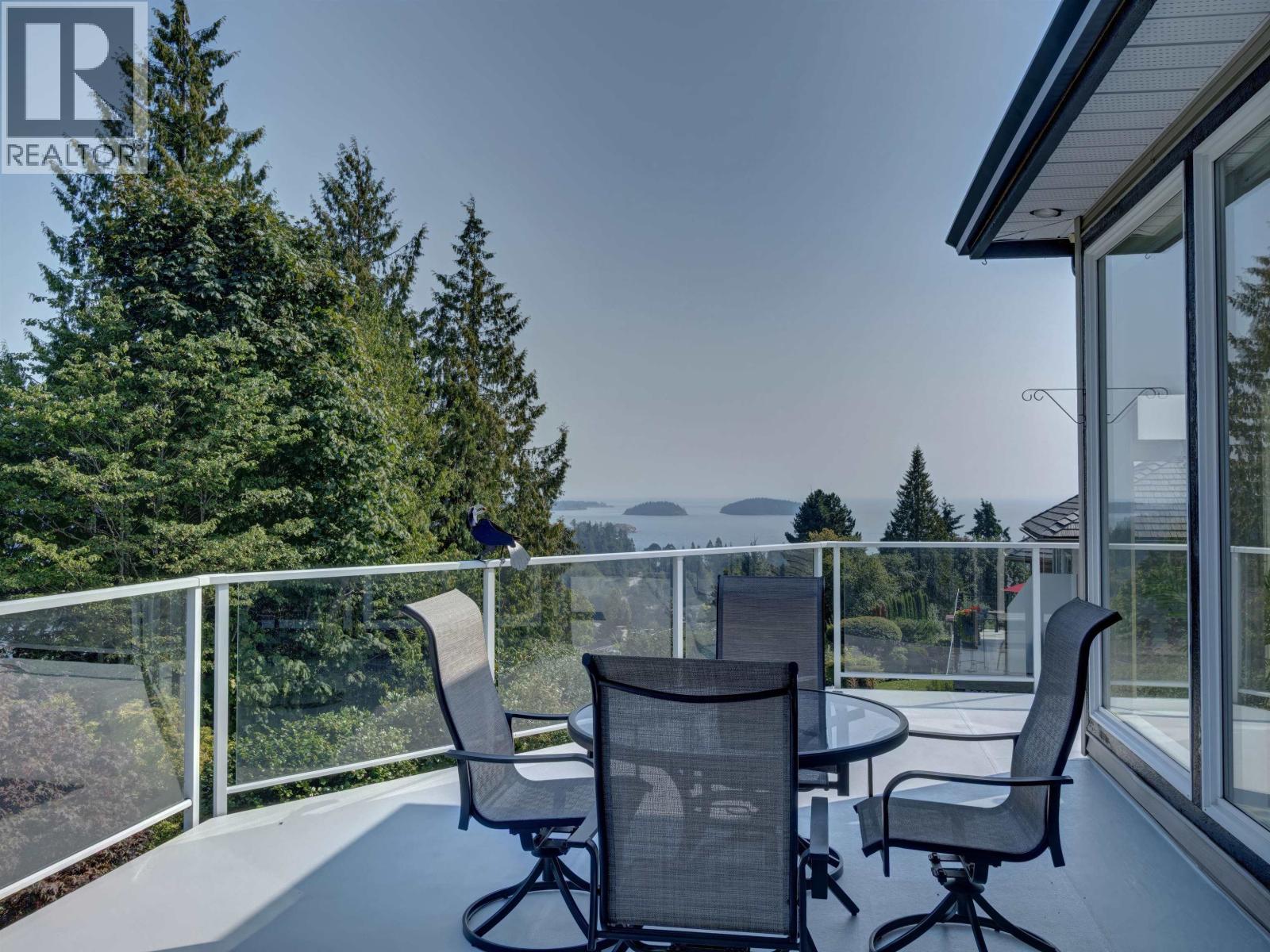 803 OCEANMOUNT BOULEVARD, Gibsons