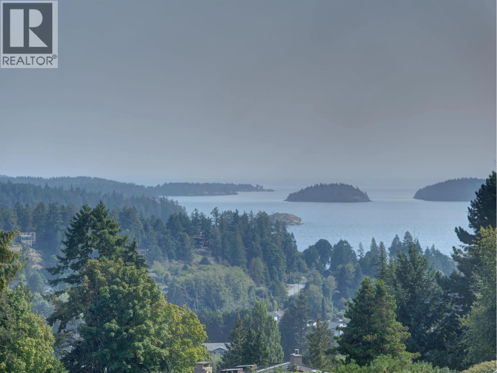 803 OCEANMOUNT BOULEVARD, Gibsons