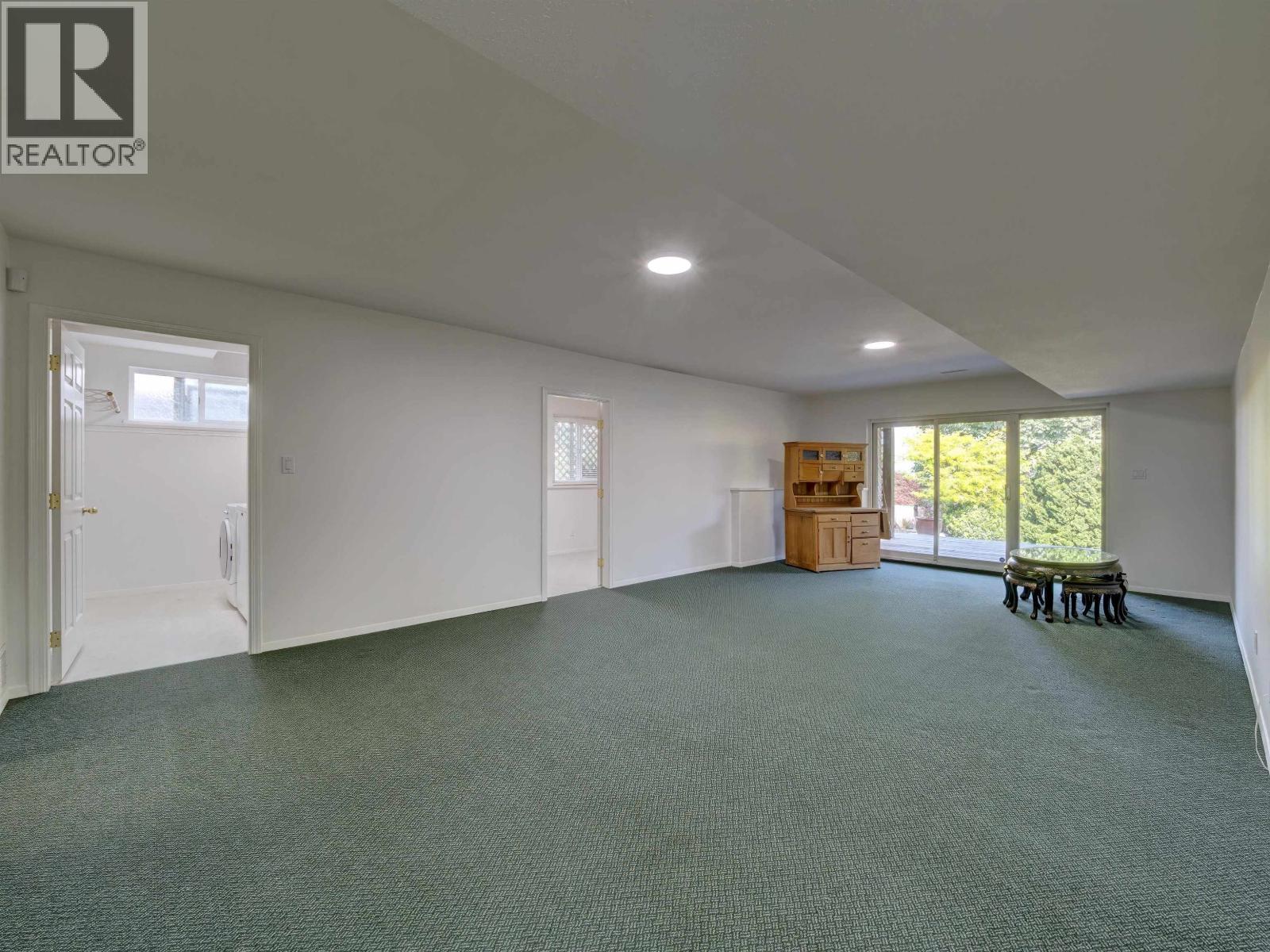 803 OCEANMOUNT BOULEVARD, Gibsons