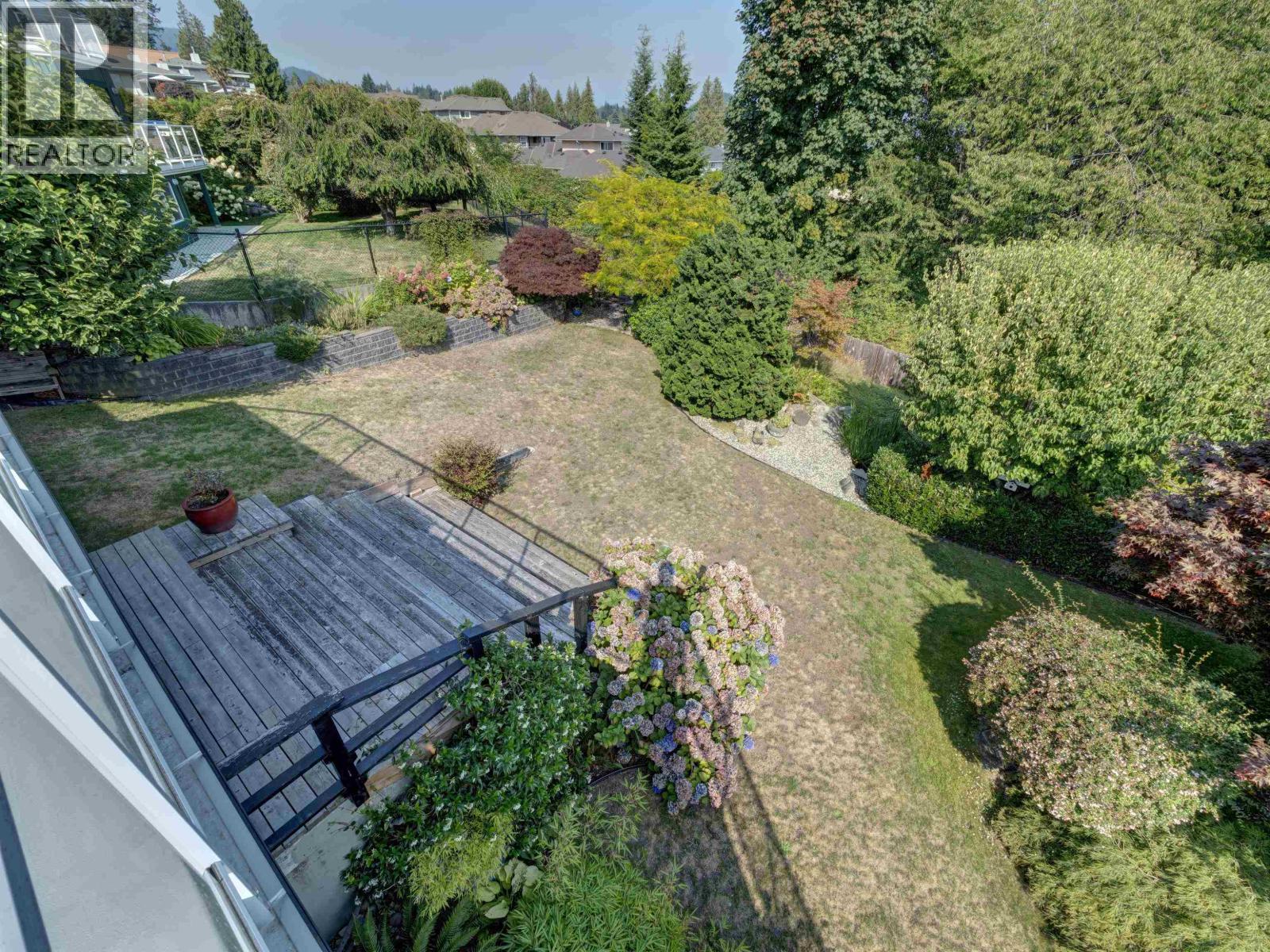 803 OCEANMOUNT BOULEVARD, Gibsons